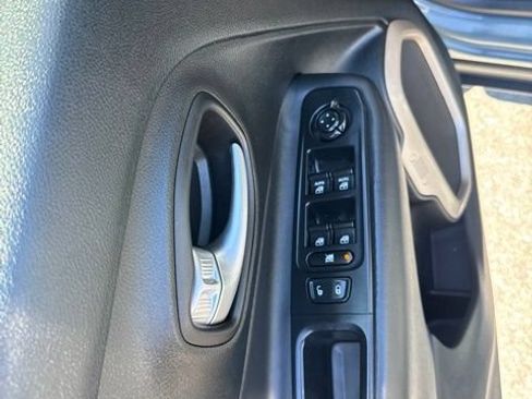 Used 2017 Jeep Renegade Limited AWD/4WD image 17