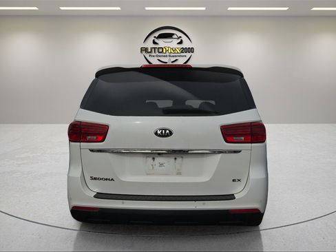 Used 2019 Kia Sedona EX image 6
