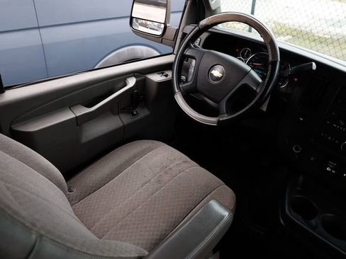 Used 2018 Chevrolet Express 3500 LT w/ LT Preferred Equipment Group image 17