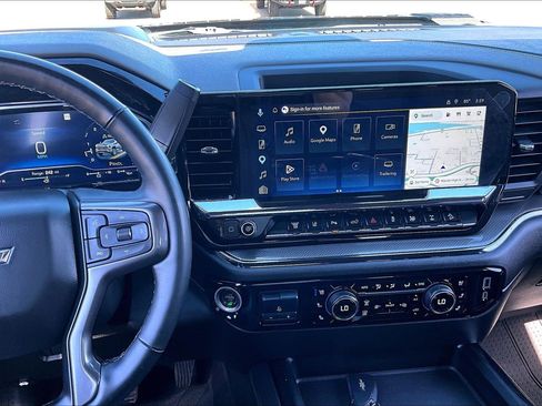 Used 2024 Chevrolet Silverado 2500 ZR2 w/ Technology Package AWD/4WD image 6