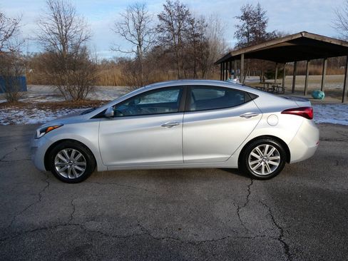 Used 2014 Hyundai Elantra SE w/ Option Group 02 image 8