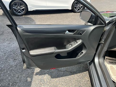 Used 2014 Volkswagen Jetta SE FWD image 21