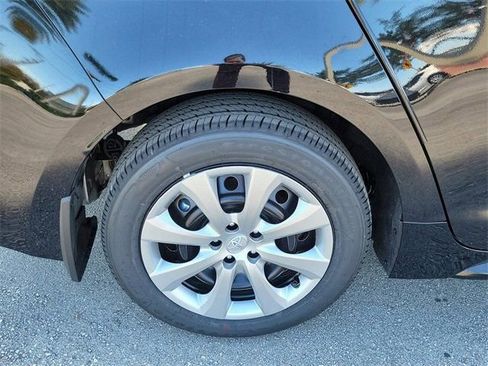 Used 2026 Toyota Corolla LE image 5