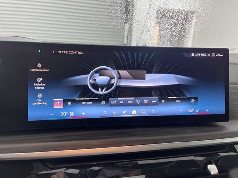 Used 2024 BMW X5 xDrive40i w/ Premium Package image 17