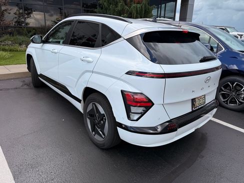 Used 2025 Hyundai Kona Limited FWD image 7
