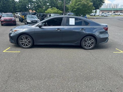 Used 2022 Kia Forte GT-Line w/ GT-Line Technology Package FWD image 4