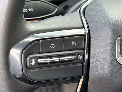 Used 2025 GMC Canyon AT4 image 28