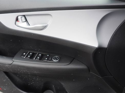 Used 2024 Kia Forte LXS image 17