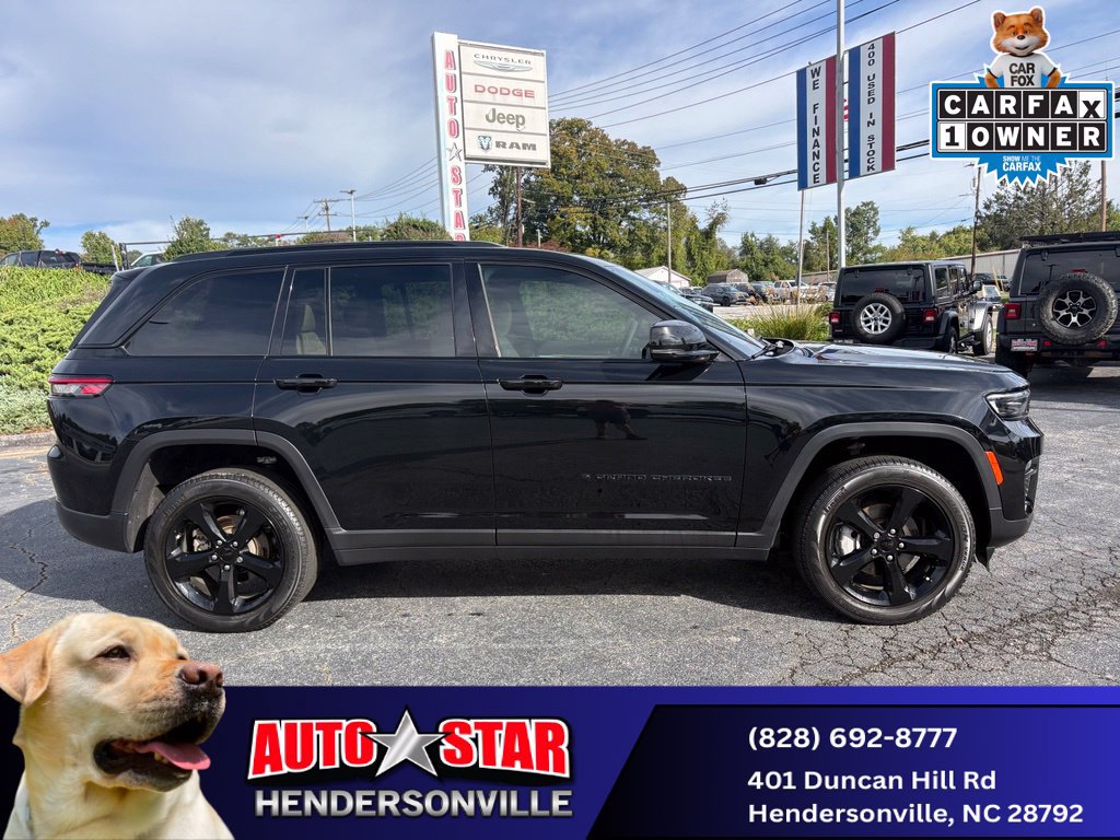 Used 2023 Jeep Grand Cherokee Limited w/ Black Appearance Package AWD/4WD image 2