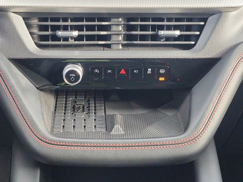 Used 2025 Ford Explorer ST image 18