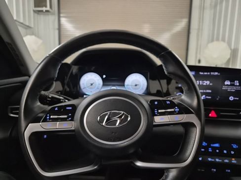 Used 2022 Hyundai Elantra SEL w/ Convenience + Premium Package image 25