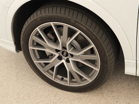 Certified 2025 Audi Q3 2.0T Premium Plus w/ Premium Plus Package image 33