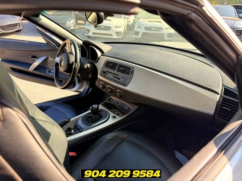 Used 2003 BMW Z4 2.5i RWD image 15