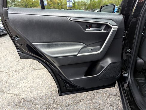 Used 2024 Toyota RAV4 SE image 42