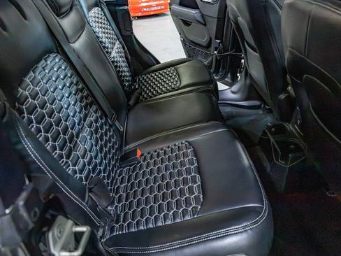 Used 2019 Jeep Wrangler Unlimited Sahara AWD/4WD image 36