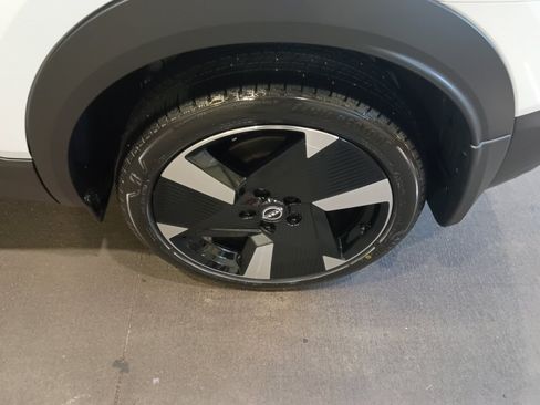 Used 2026 Nissan Kicks SR FWD image 22