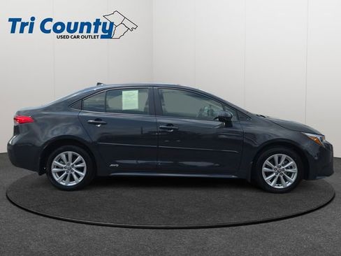 Certified 2026 Toyota Corolla LE w/ LE Premium Package AWD/4WD image 9