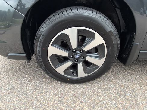 Used 2018 Subaru Forester 2.5i w/ Alloy Wheel Package AWD/4WD image 12
