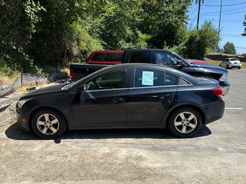 Used 2013 Chevrolet Cruze LT FWD image 4