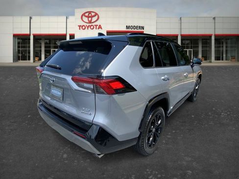 Used 2022 Toyota RAV4 XSE w/ XSE Grade Weather Package AWD/4WD image 5