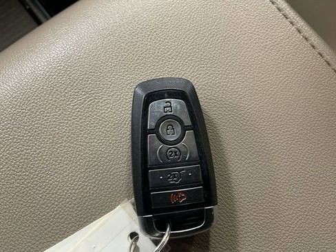 Used 2024 Ford Expedition Max Limited image 21