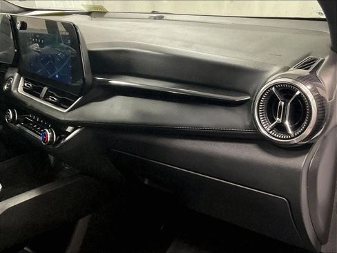 Used 2025 Chevrolet Equinox LT image 13