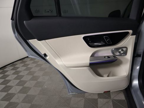Certified 2025 Mercedes-Benz GLC 300 image 27
