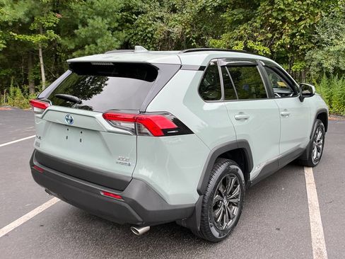 Used 2023 Toyota RAV4 XLE Premium AWD/4WD image 5