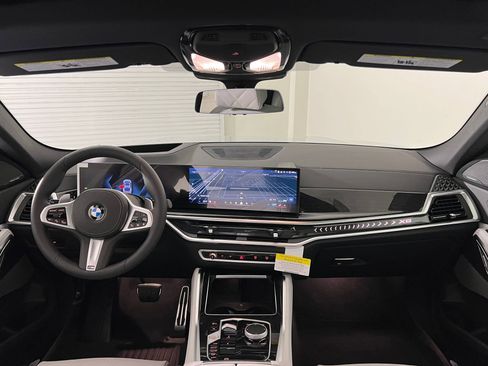 New 2026 BMW X6 xDrive40i w/ Climate Comfort Package image 16