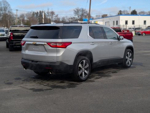 Used 2019 Chevrolet Traverse LT w/ LT Premium Package image 9