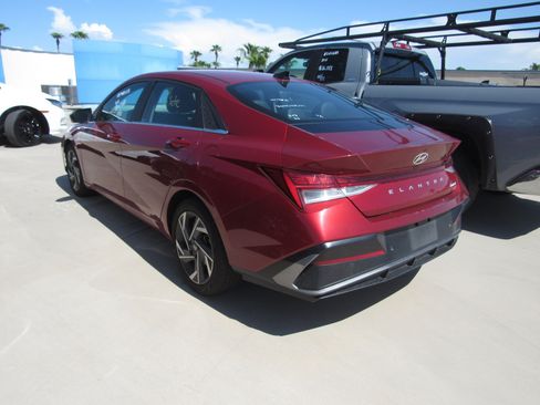 Used 2024 Hyundai Elantra Limited FWD image 4