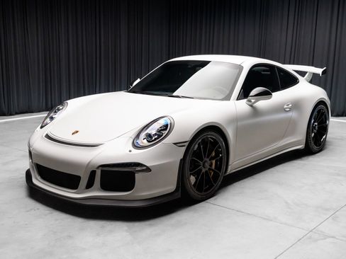 Used 2015 Porsche 911 GT3 w/ Sound Package Plus RWD image 23