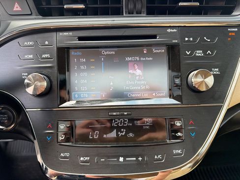 Used 2017 Toyota Avalon XLE Premium w/ All Weather Liner Package FWD image 19