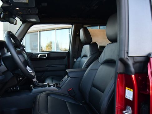 New 2025 Ford Bronco Badlands image 13