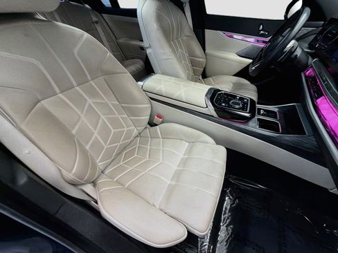 Used 2023 BMW 760i xDrive w/ Executive Package AWD/4WD image 15