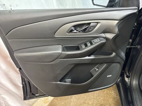 Used 2023 Chevrolet Traverse LT w/ LT Premium Package AWD/4WD image 27