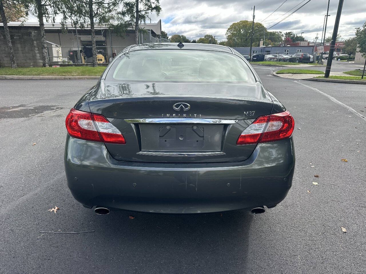 Used 2013 INFINITI M37 w/ Premium Pkg RWD image 6