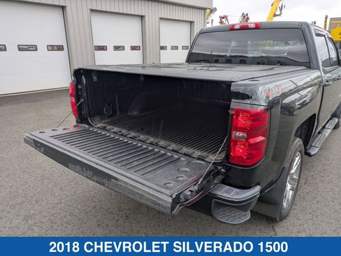 Used 2018 Chevrolet Silverado 1500 Custom w/ Custom Value Package AWD/4WD image 31
