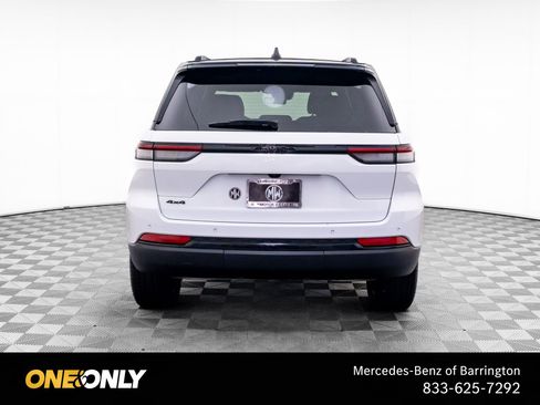Used 2025 Jeep Grand Cherokee Limited AWD/4WD image 4