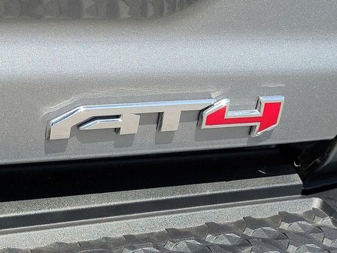 Used 2025 GMC Canyon AT4 w/ Technology Plus Package AWD/4WD image 12