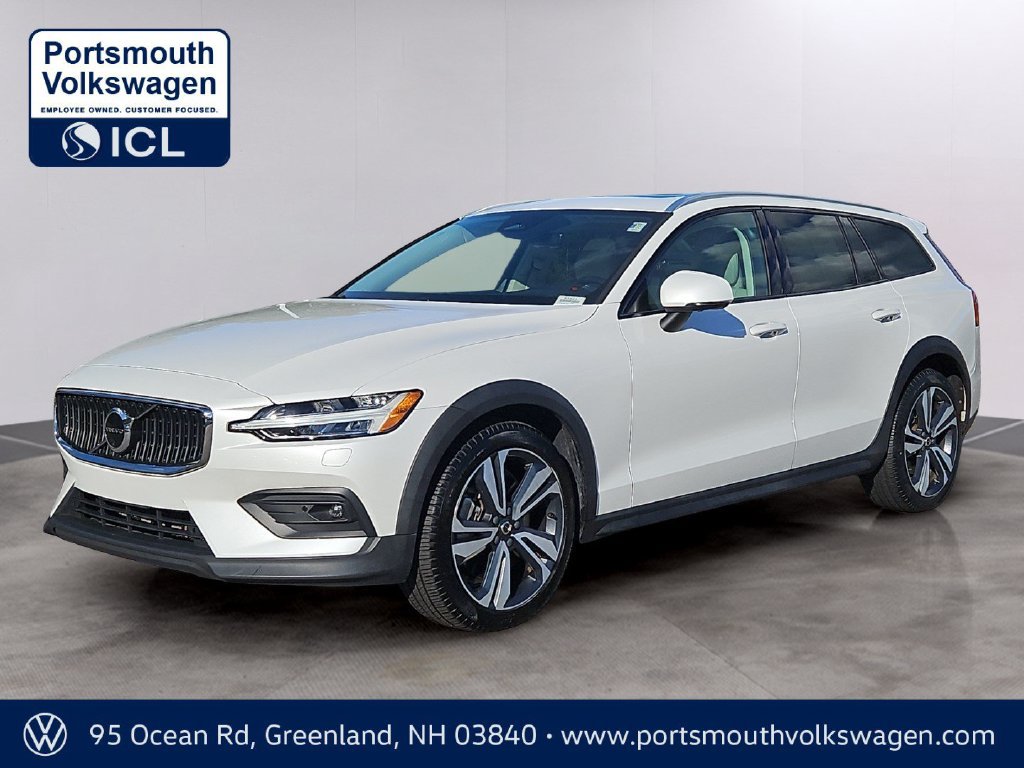 Used 2023 Volvo V60 B5 Cross Country Plus AWD/4WD image 1