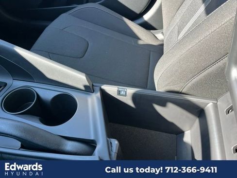 New 2025 Hyundai Elantra SE image 30