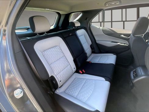 Used 2018 Chevrolet Equinox LS image 23