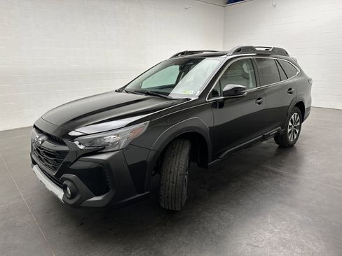Used 2023 Subaru Outback Limited image 4
