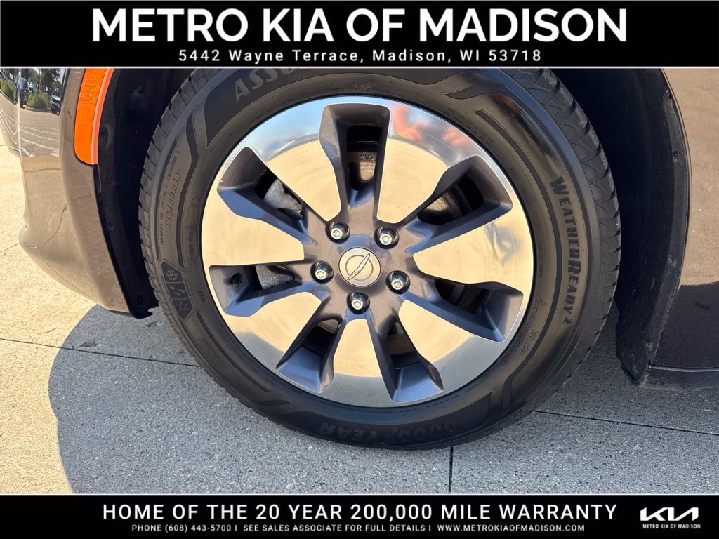 Used 2018 Chrysler Pacifica Touring Plus FWD image 10