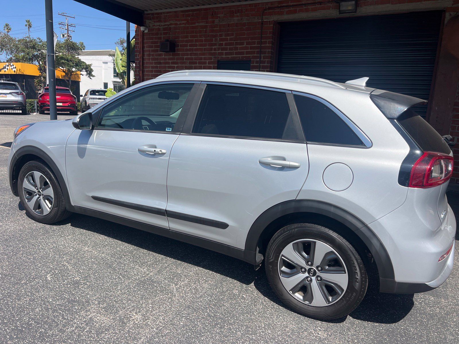 Used 2019 Kia Niro LX FWD image 10
