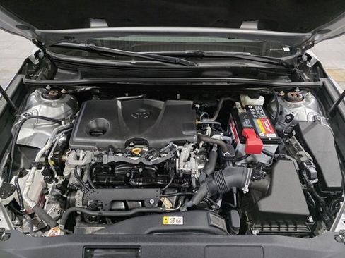 Used 2020 Toyota Camry LE image 27