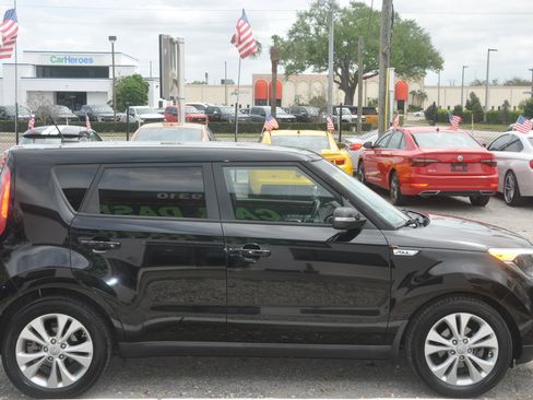 Used 2014 Kia Soul + image 12