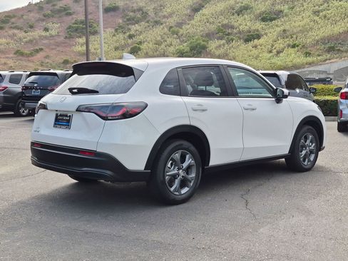 New 2026 Honda HR-V LX image 9