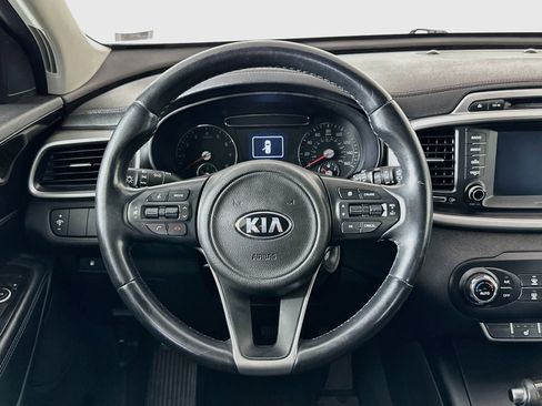Used 2017 Kia Sorento AWD w/ LX Convenience Package image 18